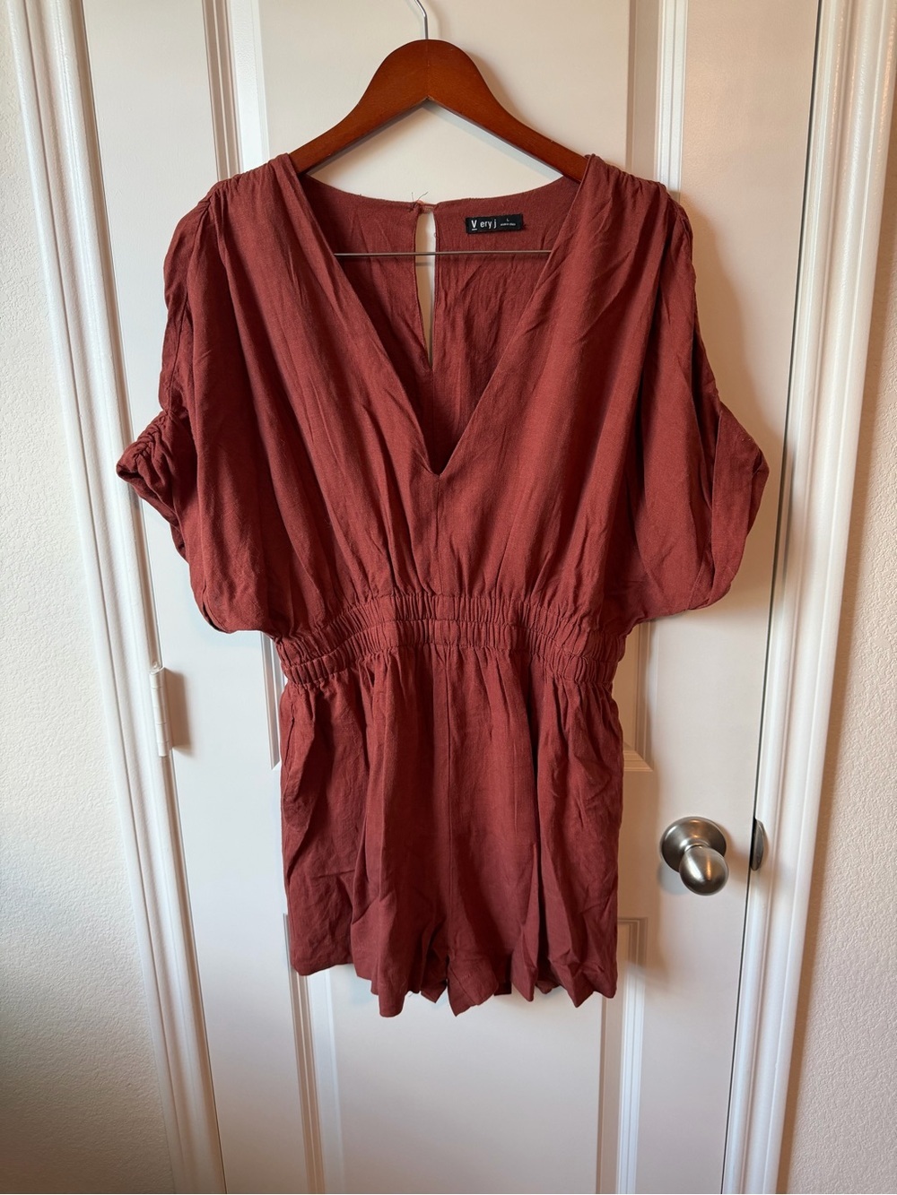 ⚡️Boutique Rust V-Neck Romper With Cinched Waist